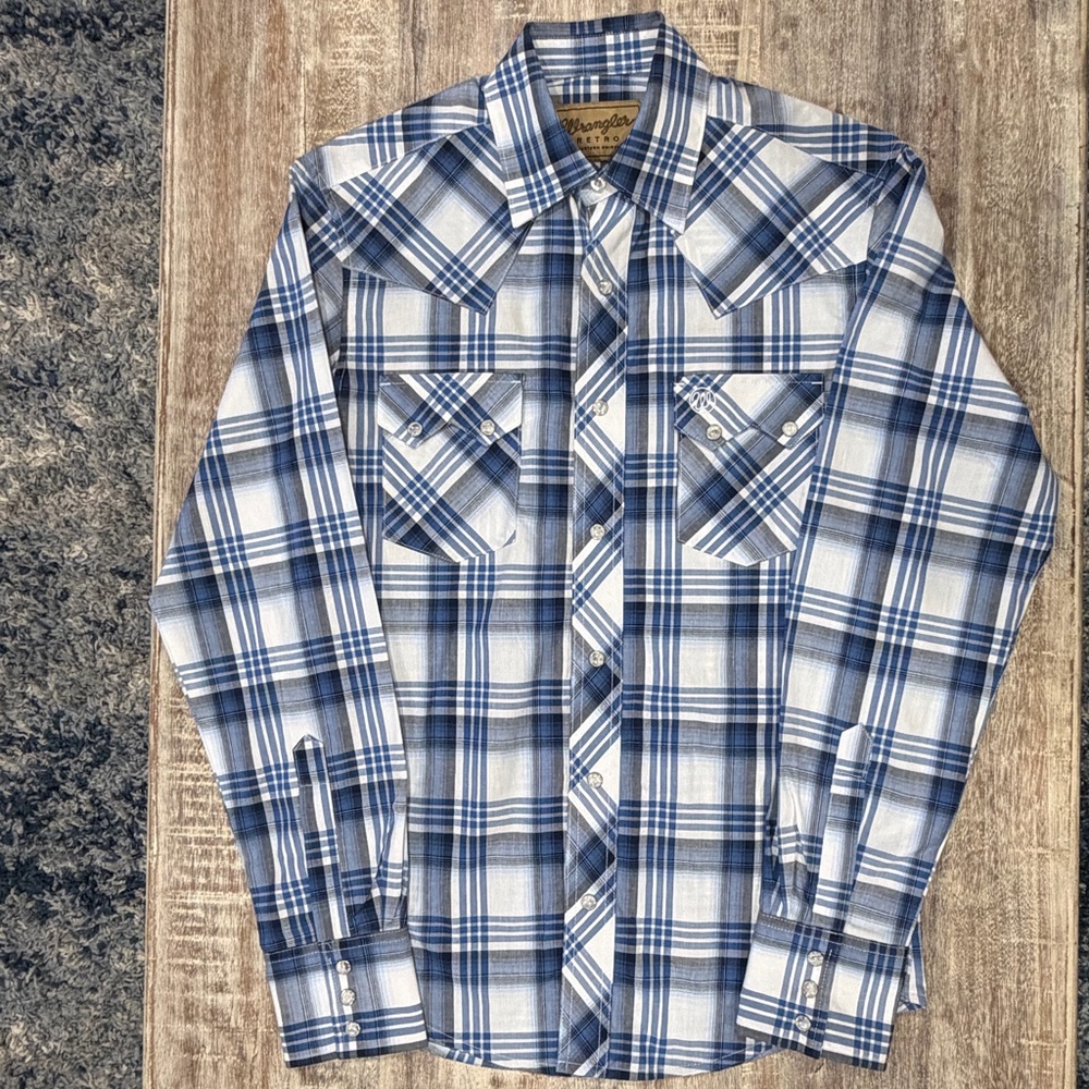 Wrangler Blue and White Plaid Button-Up Western Shirt